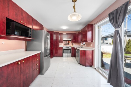 Cuisine - 259 Rue Mirabel, Dollard-Des-Ormeaux, QC - Indoor Photo Showing Kitchen