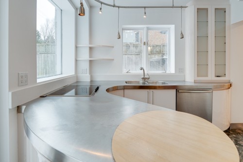 Cuisine - 21 Surrey Gdns, Westmount, QC - Indoor Photo Showing Kitchen With Double Sink