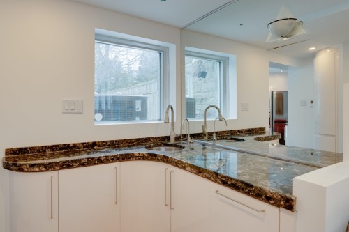 Bar - 21 Surrey Gdns, Westmount, QC - Indoor Photo Showing Kitchen