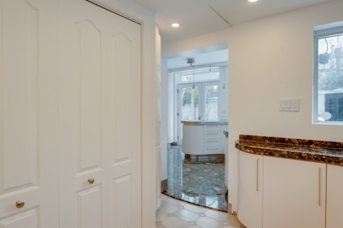 Salle de lavage - 21 Surrey Gdns, Westmount, QC - Indoor Photo Showing Other Room