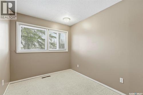 3312 Grant Road, Regina, SK - Indoor Photo Showing Other Room