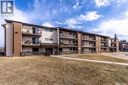 208 211 Tait PLACE  Saskatoon, SK S7H 5L5