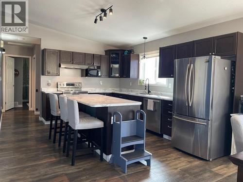 5212 Hallmark Crescent, Fort Nelson, BC - Indoor Photo Showing Kitchen With Upgraded Kitchen