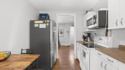 876 Rotary Drive, Kimberley, BC - Indoor Photo Showing Kitchen