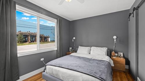 876 Rotary Drive, Kimberley, BC - Indoor Photo Showing Bedroom