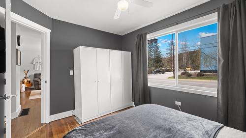 876 Rotary Drive, Kimberley, BC - Indoor Photo Showing Bedroom