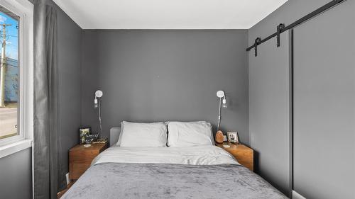 876 Rotary Drive, Kimberley, BC - Indoor Photo Showing Bedroom