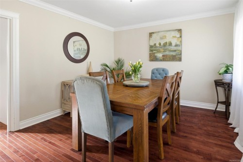 4104 Longview Dr, Saanich, BC 