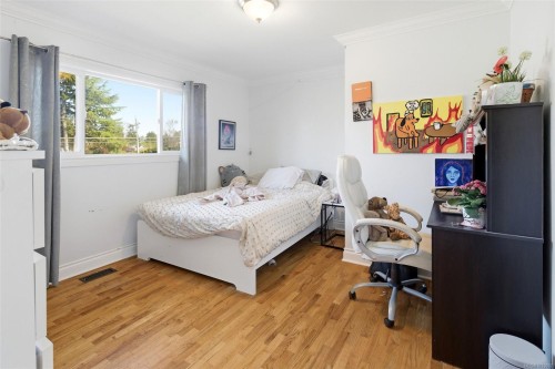 4104 Longview Dr, Saanich, BC 