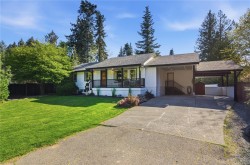 1025 Maple Lane Dr Parksville, BC V9P 1T3