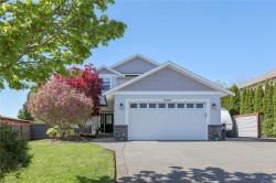 2461 Stirling Cres Courtenay, BC V9N 1Y2