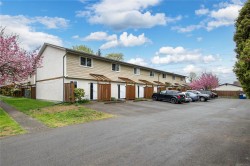 12-951 17th St Courtenay, BC V9N 7P8