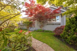 225 Stewart Ave Nanaimo, BC V9S 4C2