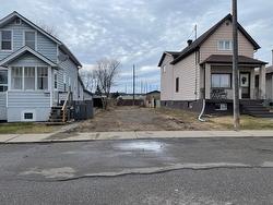 626 McBain Street Thunder Bay, ON P7C 2Y3