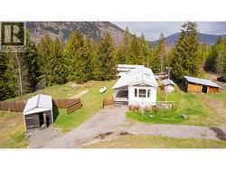 420 MacLeod Street Kitchener, BC V0B 1W1