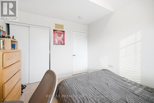 931 Penson Crescent, Milton, ON - Indoor Photo Showing Bedroom
