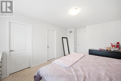 931 Penson Crescent, Milton, ON - Indoor Photo Showing Bedroom