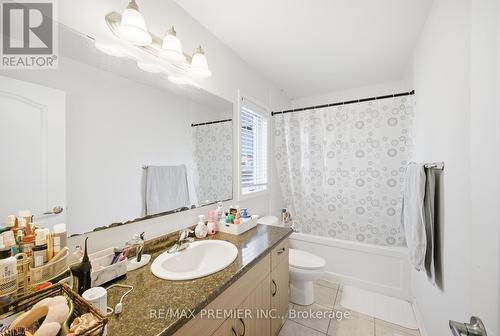 931 Penson Crescent, Milton, ON - Indoor Photo Showing Bathroom