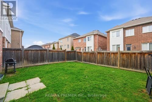931 Penson Crescent, Milton, ON - Outdoor