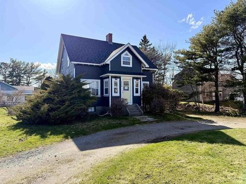 225 Water Street  Shelburne, NS B0T 1W0