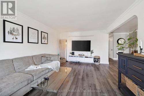 615 Twelfth Street E, Cornwall, ON - Indoor Photo Showing Living Room