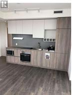 2806 - 950 PORTAGE PARKWAY Vaughan, ON L4K 0J7