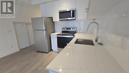 Kitchen - 210B - 16 Melbourne Avenue, St. Catharines, ON - Indoor Photo Showing Kitchen With Stainless Steel Kitchen With Upgraded Kitchen
