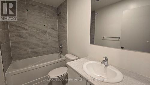 Bathroom - 210B - 16 Melbourne Avenue, St. Catharines, ON - Indoor Photo Showing Bathroom
