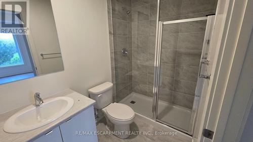 Bathroom - 210B - 16 Melbourne Avenue, St. Catharines, ON - Indoor Photo Showing Bathroom
