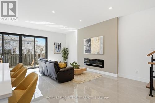 984 Watson Street, Ottawa, ON - Indoor Photo Showing Living Room With Fireplace