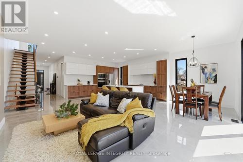 984 Watson Street, Ottawa, ON - Indoor Photo Showing Living Room