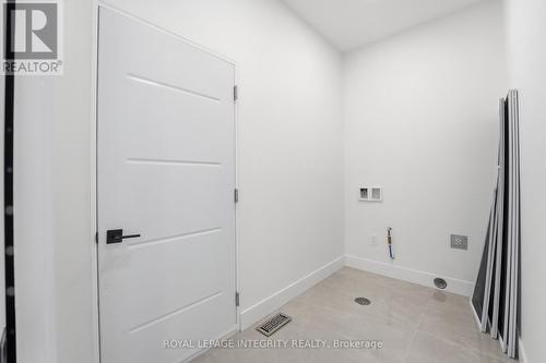 984 Watson Street, Ottawa, ON - Indoor Photo Showing Other Room