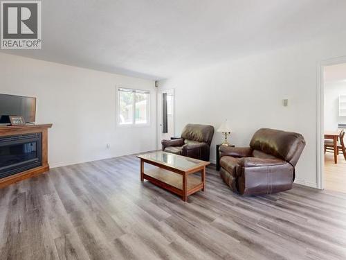 8098 Centennial Drive, Powell River, BC 