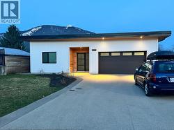 702 Center Street Revelstoke, BC V0E 2S1