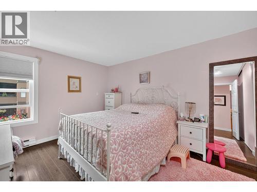575 Sutherland Avenue Unit# 207, Kelowna, BC - Indoor Photo Showing Bedroom