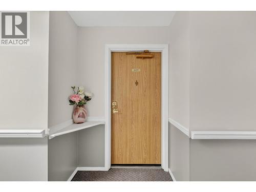 575 Sutherland Avenue Unit# 207, Kelowna, BC - Indoor Photo Showing Other Room