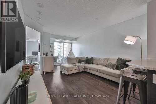 1905 - 125 Western Battery Rd Road, Toronto, ON - Indoor Photo Showing Living Room