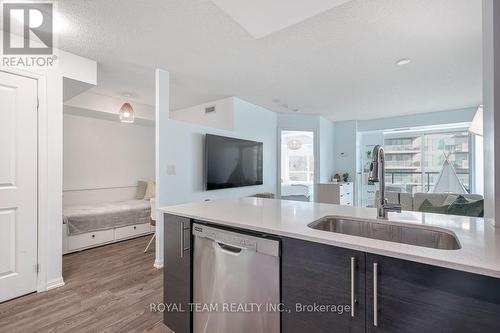1905 - 125 Western Battery Rd Road, Toronto, ON - Indoor Photo Showing Kitchen