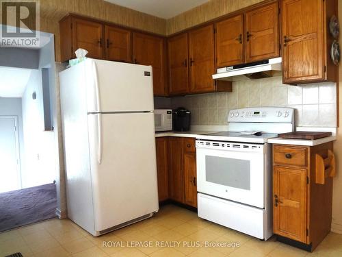 4170 Treetop Crescent, Mississauga, ON - Indoor Photo Showing Kitchen