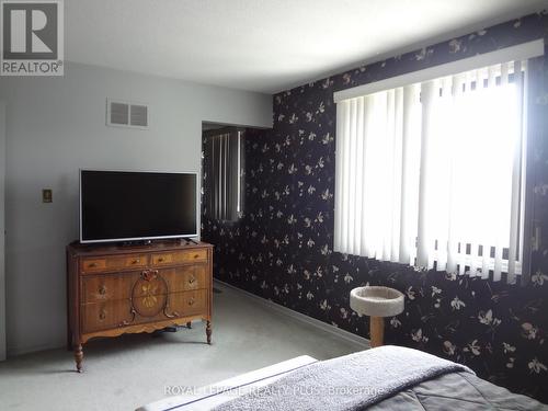 4170 Treetop Crescent, Mississauga, ON - Indoor Photo Showing Bedroom