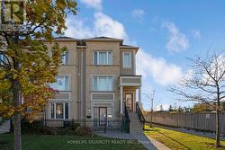38 - 60 FAIRWOOD CIRCLE Brampton, ON L6R 0Y6