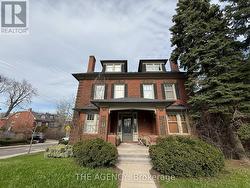 31 ORIOLE PARKWAY Toronto, ON M4V 2C9