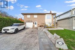 34 KINGSWOOD DRIVE Clarington, ON L1E 1G2