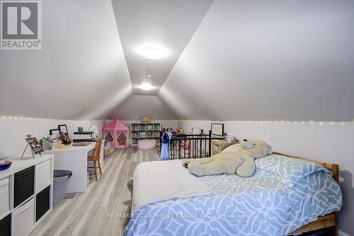 30 East 15Th Street, Hamilton, ON - Indoor Photo Showing Bedroom