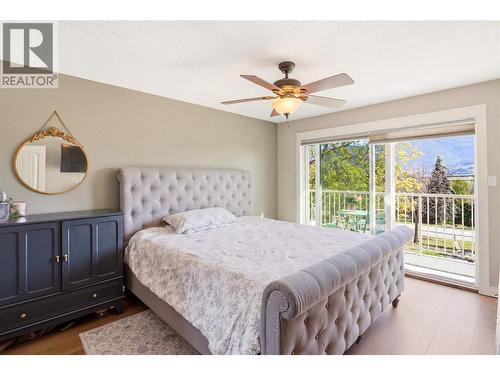 300 Scenic Drive, Coldstream, BC - Indoor Photo Showing Bedroom