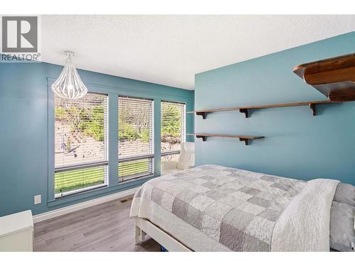 300 Scenic Drive, Coldstream, BC - Indoor Photo Showing Bedroom