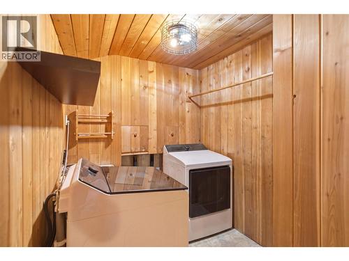 300 Scenic Drive, Coldstream, BC - Indoor Photo Showing Laundry Room
