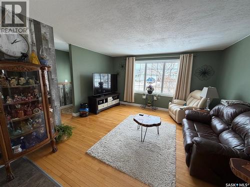 739 Hudson Crescent, Hudson Bay, SK - Indoor Photo Showing Living Room
