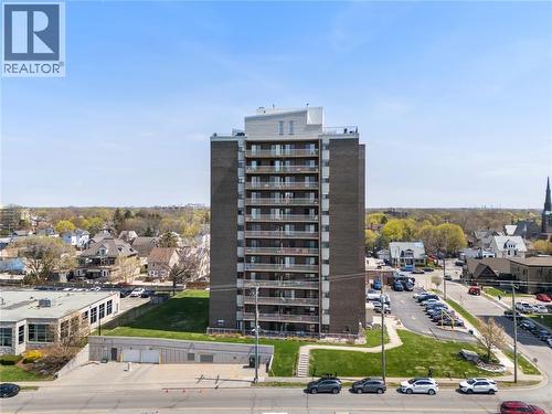 10 Derby Lane LANE North Unit# 305  Sarnia, ON N7T 4S4