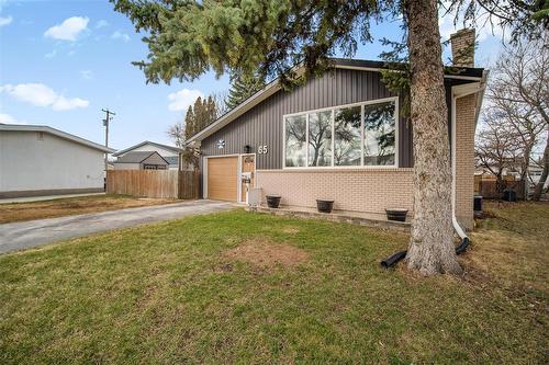 65 Columbus Crescent  Winnipeg, MB R3K 0C5